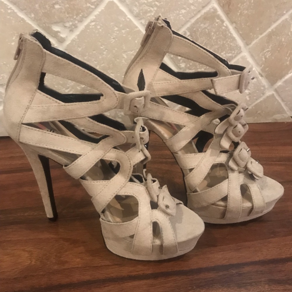 Price drop‼️‼️Brand New Beige High Heels 7.5